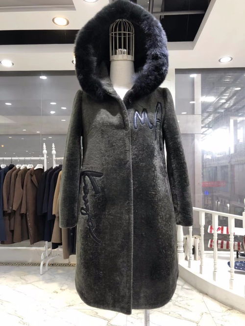 贝芙妮羊剪绒大衣 反季促销正当时，精品女装的明智之选